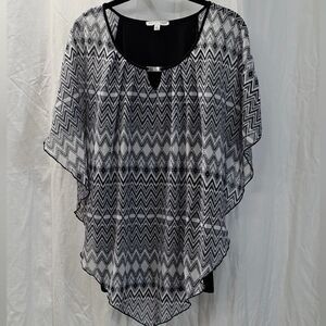 Notations 2X 18/20 Geometric Black Knit Chiffon Cape Overlay Layered Top Blouse